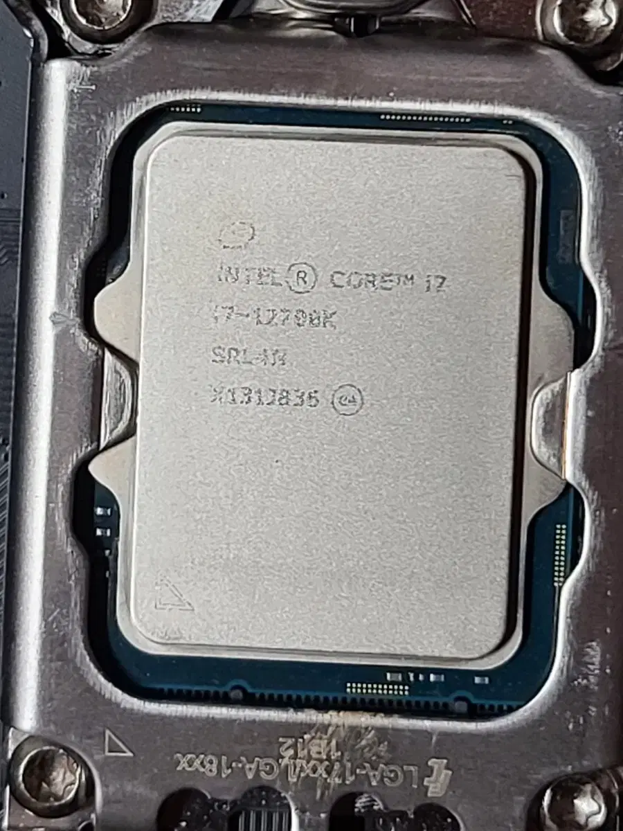 인털 12700k,z690 토마호크 d4, 삼성32g 팝니다