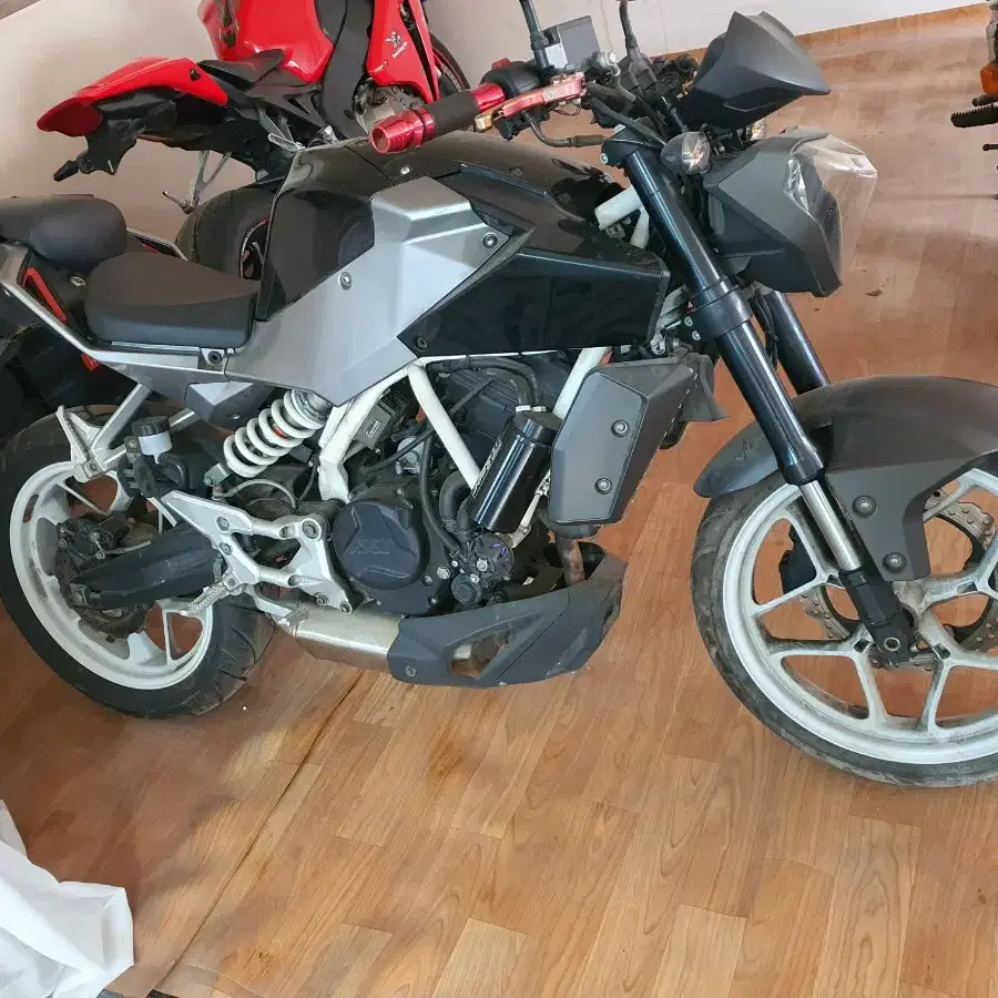 EXIV250오토바이 250cc 2014년식