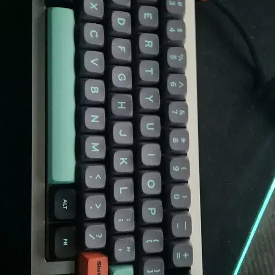 SPM AL66B + 아쿠아킹 V3 스위치 + XDA 키캡 커스텀키보드