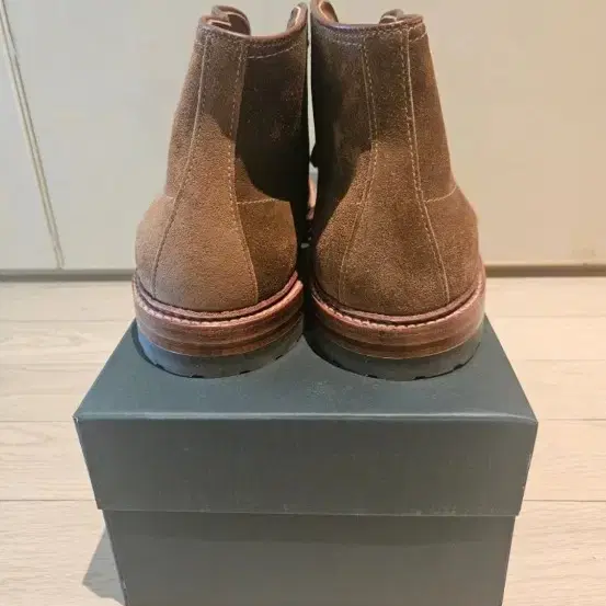 알든 4511HC Snuff Suede Plain Toe Boot