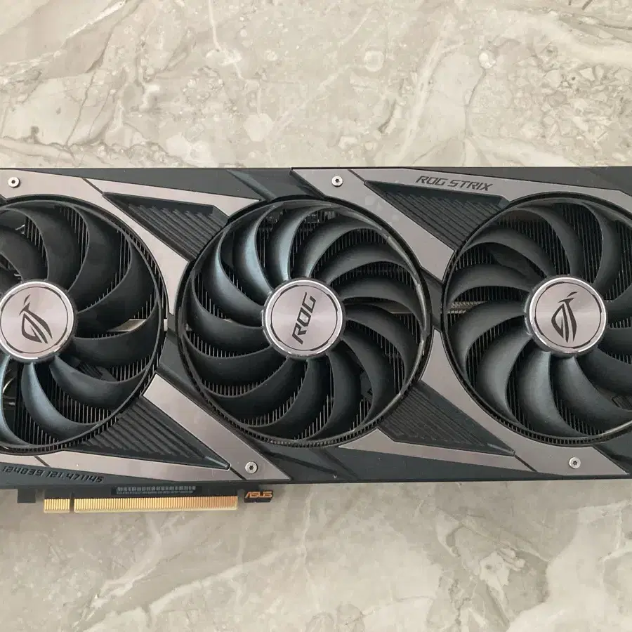 Asus rog strix Rtx3070ti 팝니다.