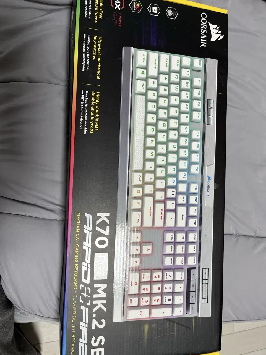 커세어 K70 RGB MK.2 SE 키보드 화이트