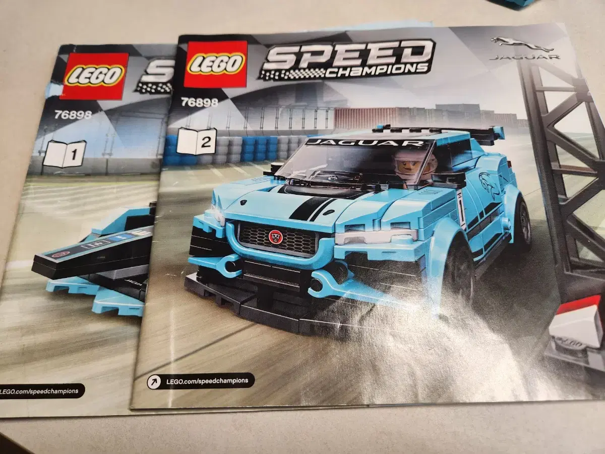 LEGO Stam 76898 sells.