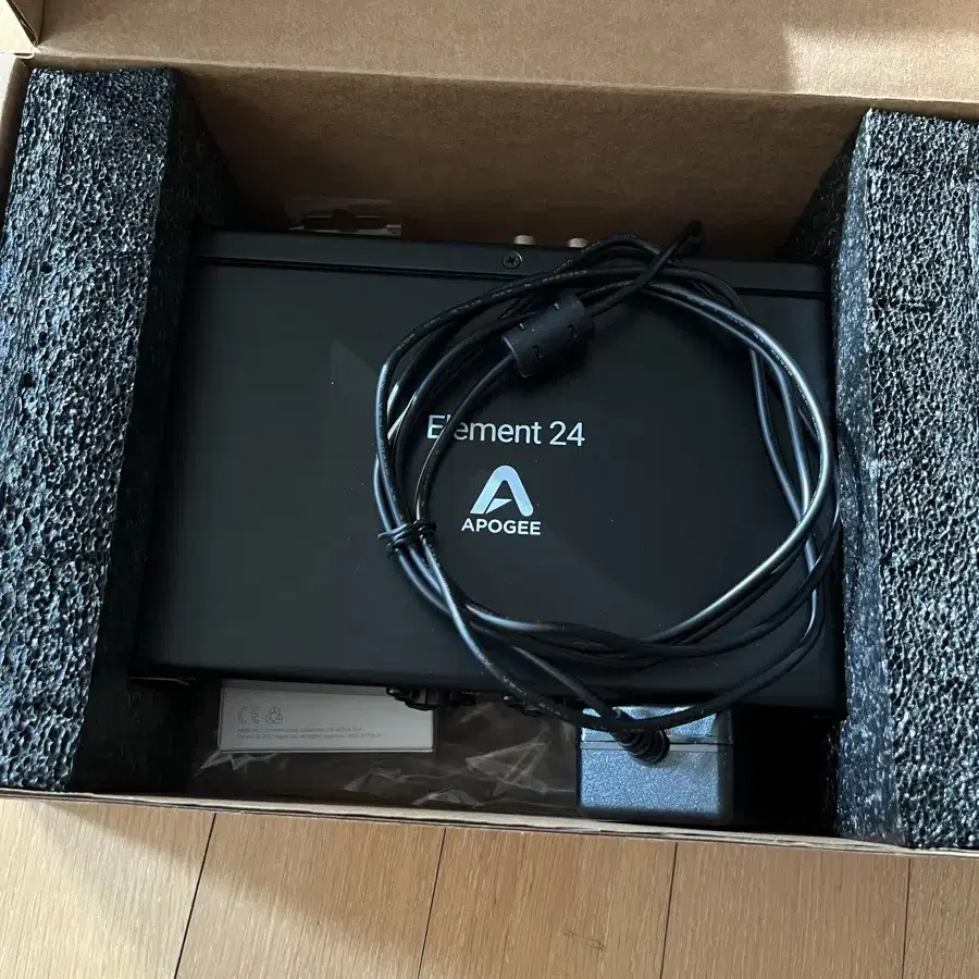 Apogee element 24 + 썬더볼트 케이블 + 컨트롤러 [풀박스