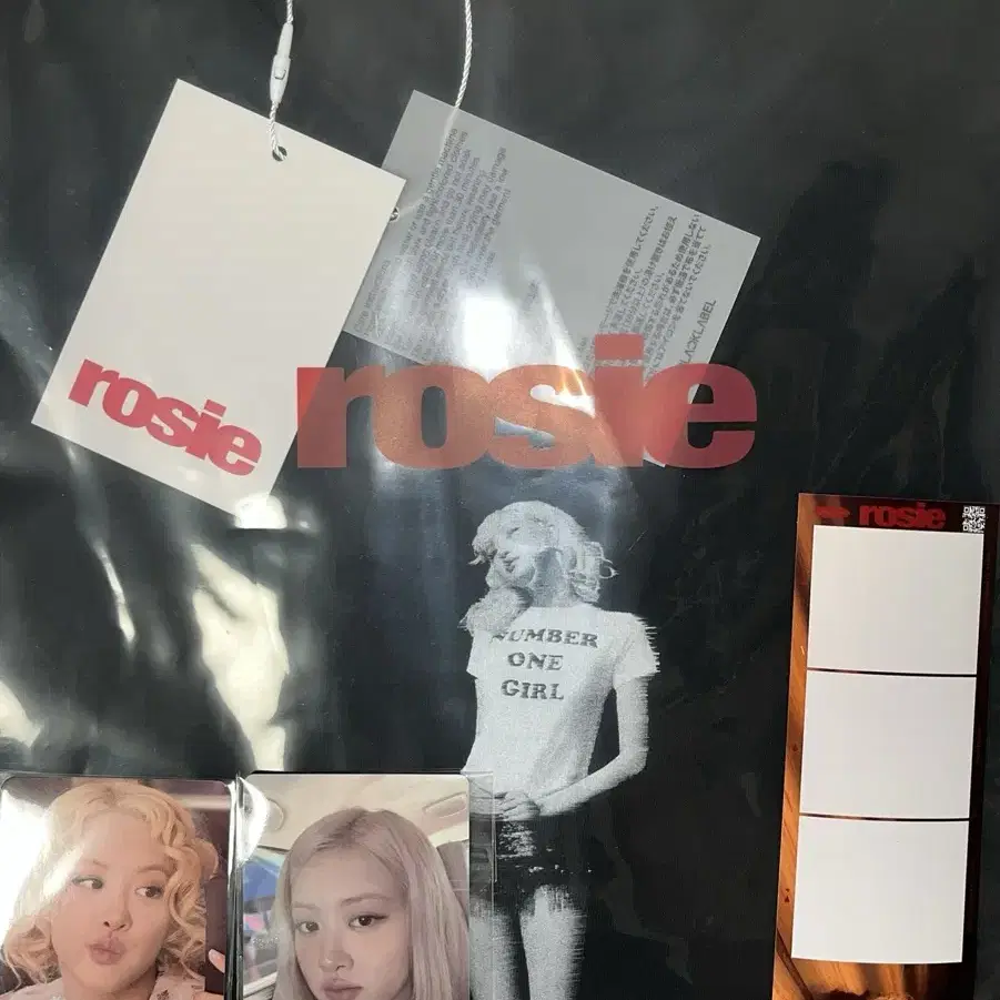 로제 더현대 팝업 티셔츠 rosie