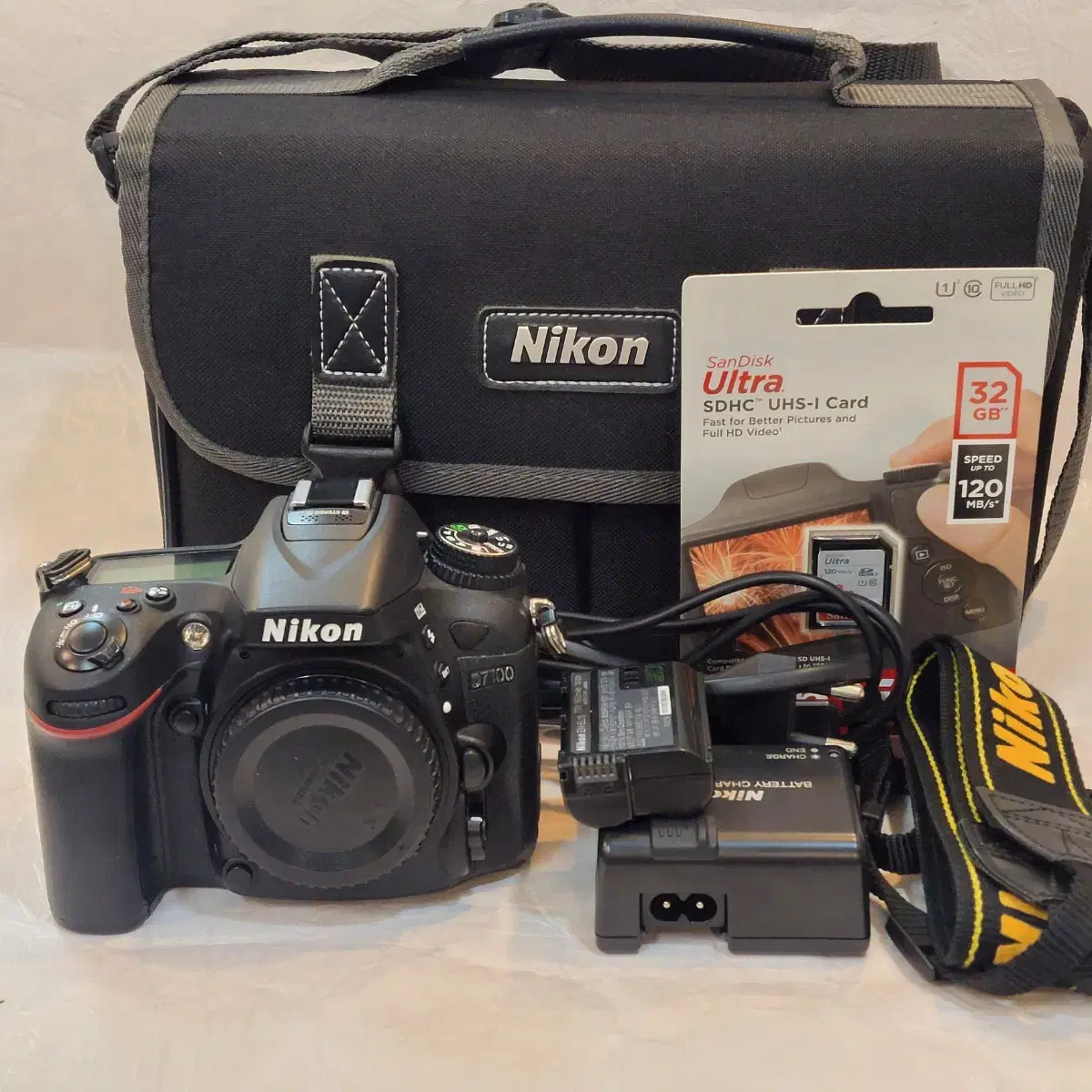 [중고]니콘 D7100 바디