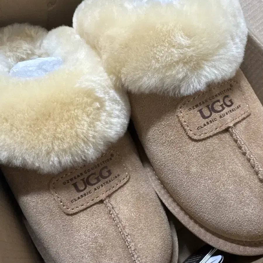 UGG 어그 슬리퍼 240 사이즈