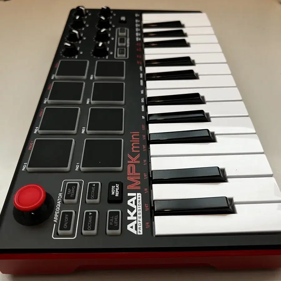 AKAI MPK mini mk2 판매합니다