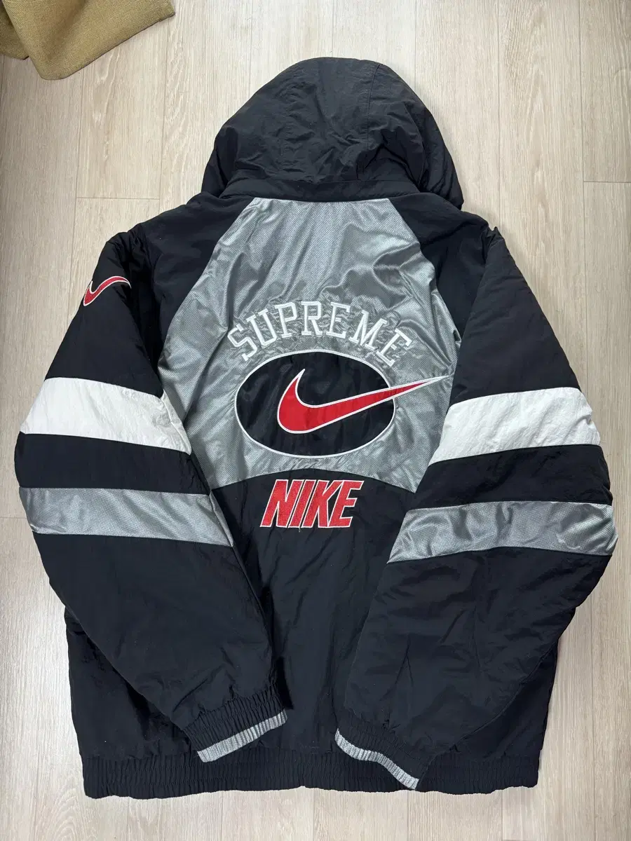 (판매)Supreme x Nike 후드 스포츠 자켓 L사이즈