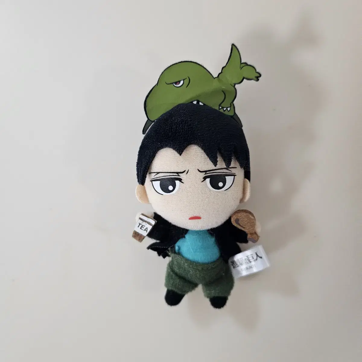 USJ doll with Levi the Giant of Jin's crocodile head.