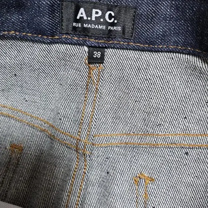 A.P.C 아페쎄 주페 스탠다드 셀비지 데님스커트 m135