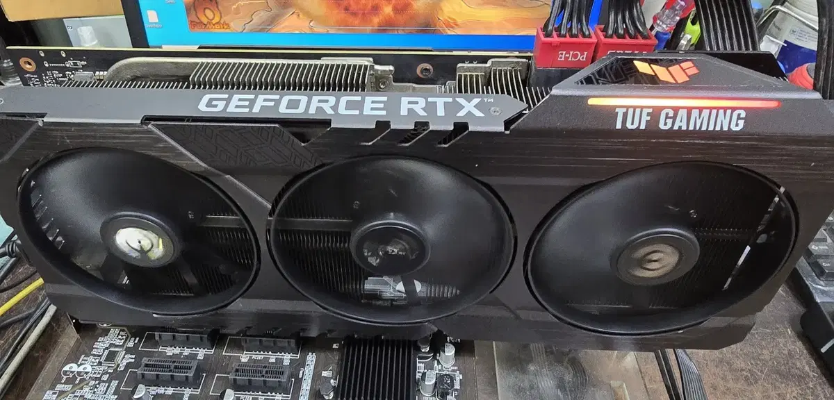 아수스 터프 게이밍 RTX 3080 OC D6X 10GB 판매합니다.