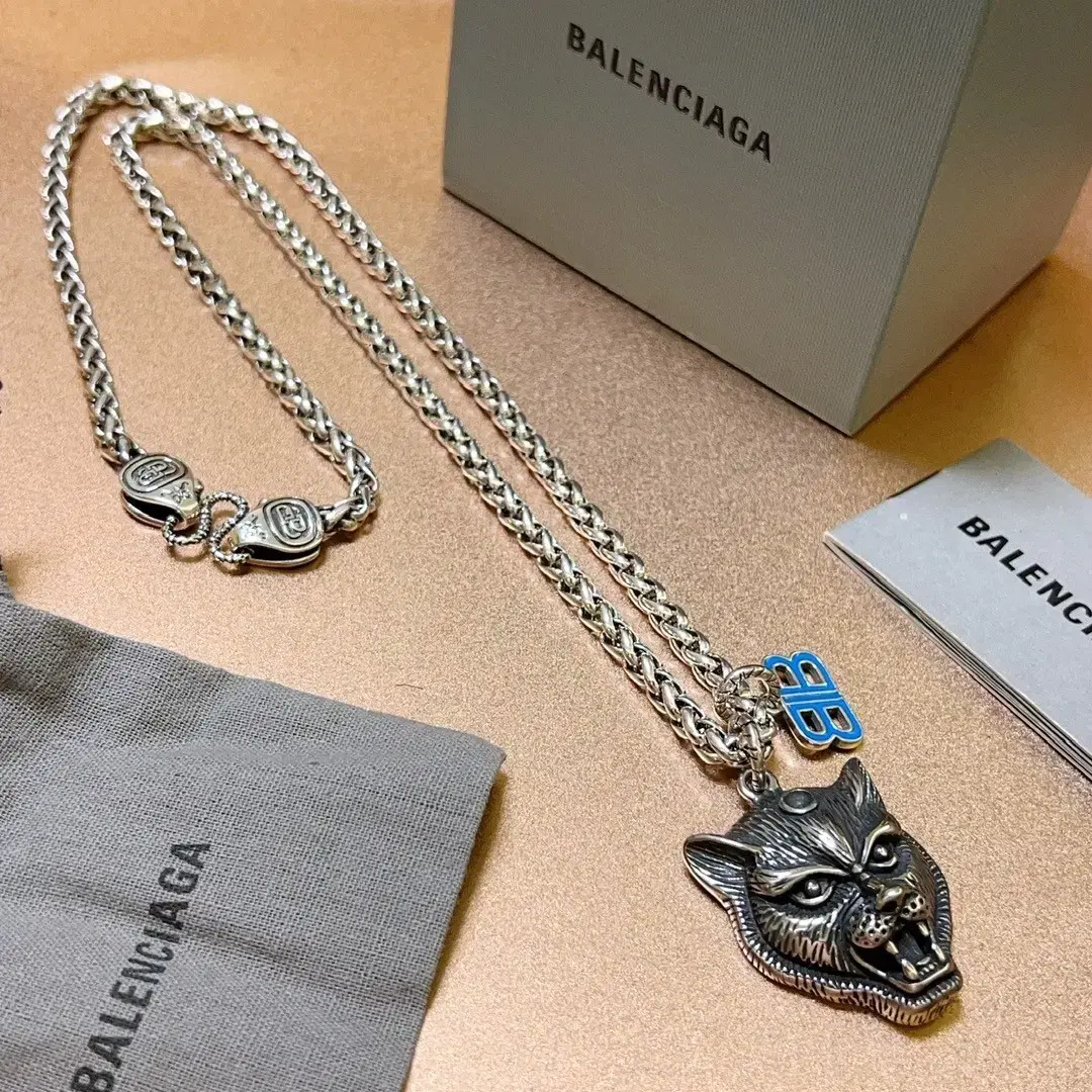 발렌시아가 Balenciaga 목걸이