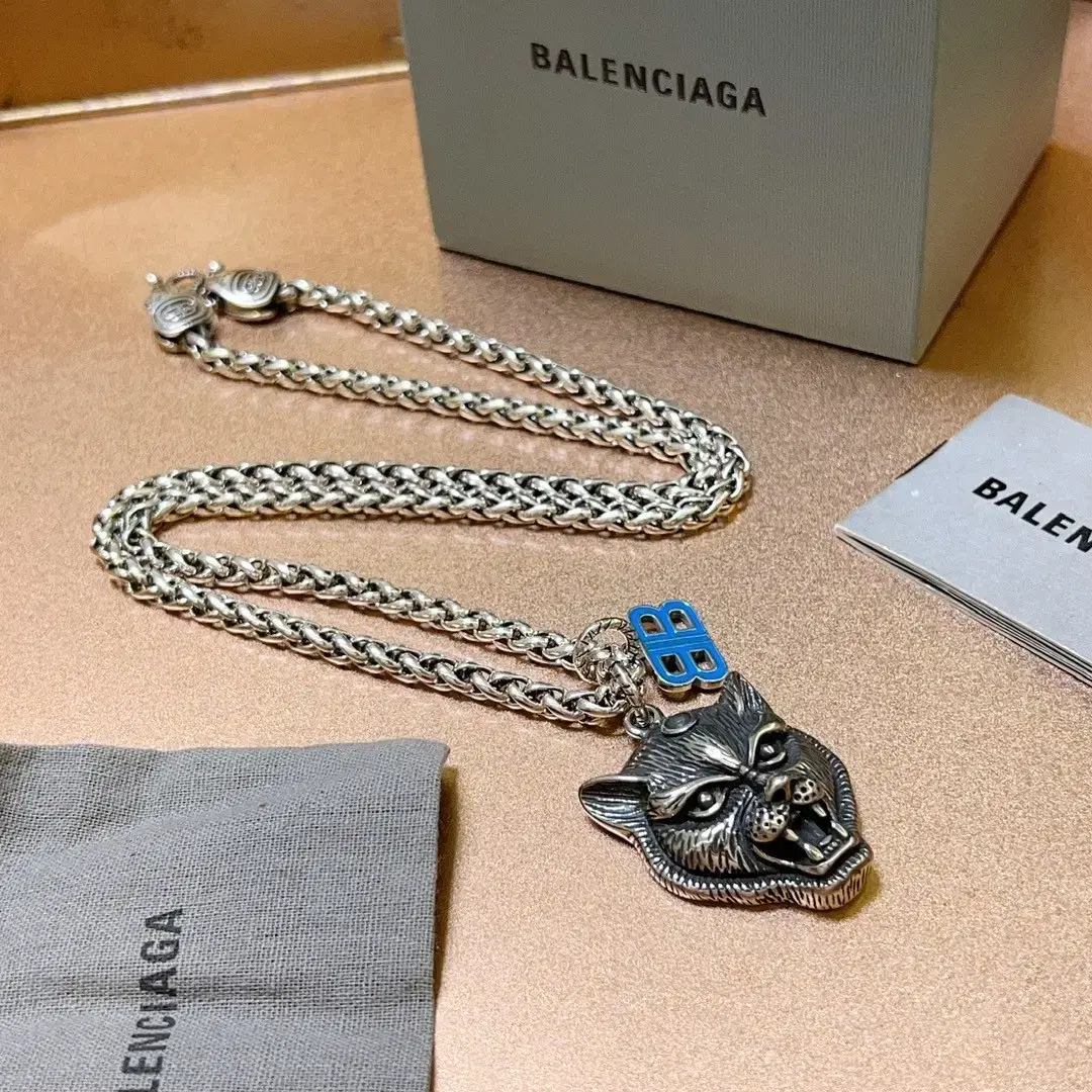 발렌시아가 Balenciaga 목걸이