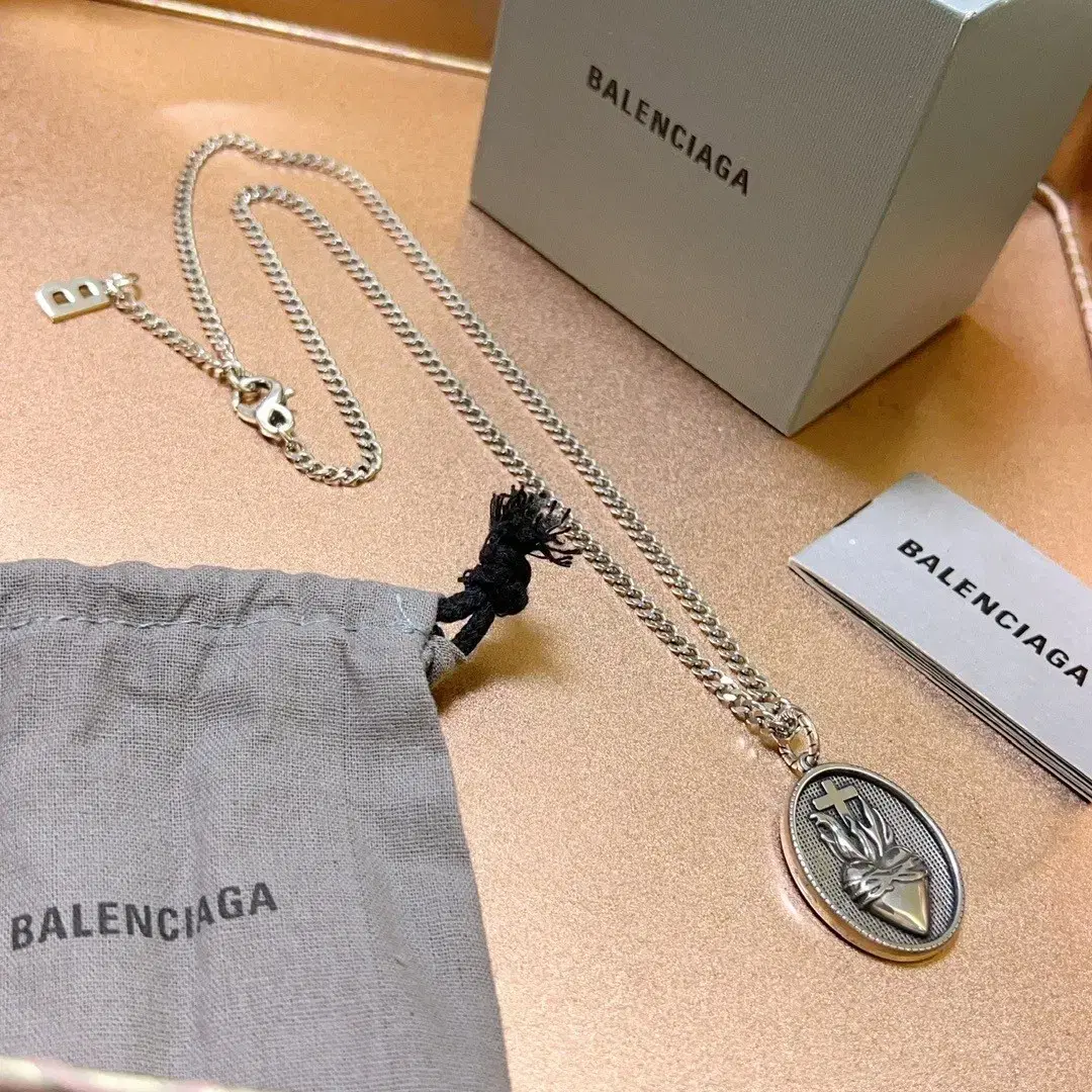 발렌시아가 Balenciaga 목걸이