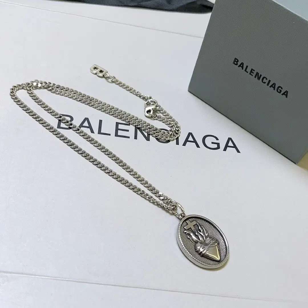 발렌시아가 Balenciaga 목걸이