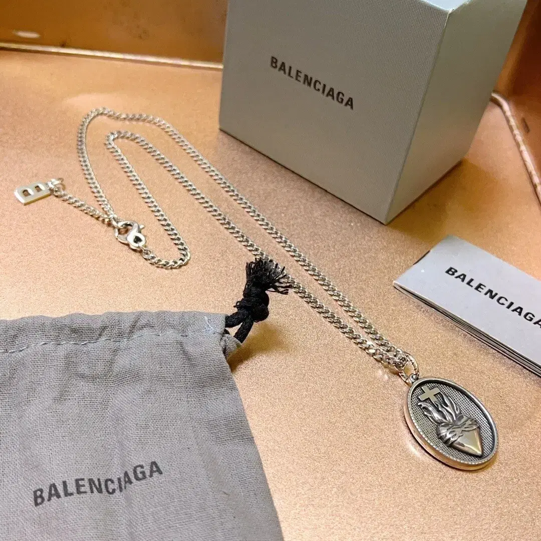 발렌시아가 Balenciaga 목걸이