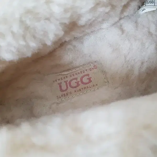 어그 오즈웨이 UGG 호즈 양털로퍼 230 모카신