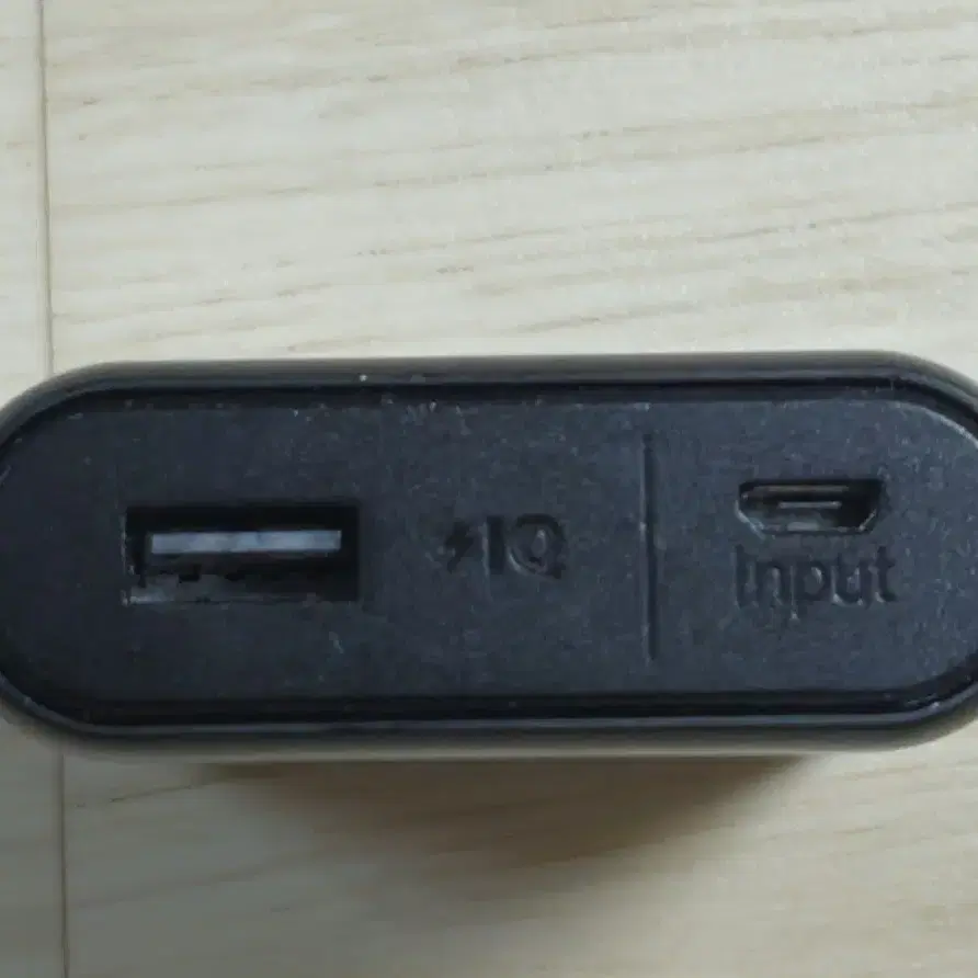 Anker 파워뱅크 10000mAh 휴대용 충전기 A1263 팝니다.