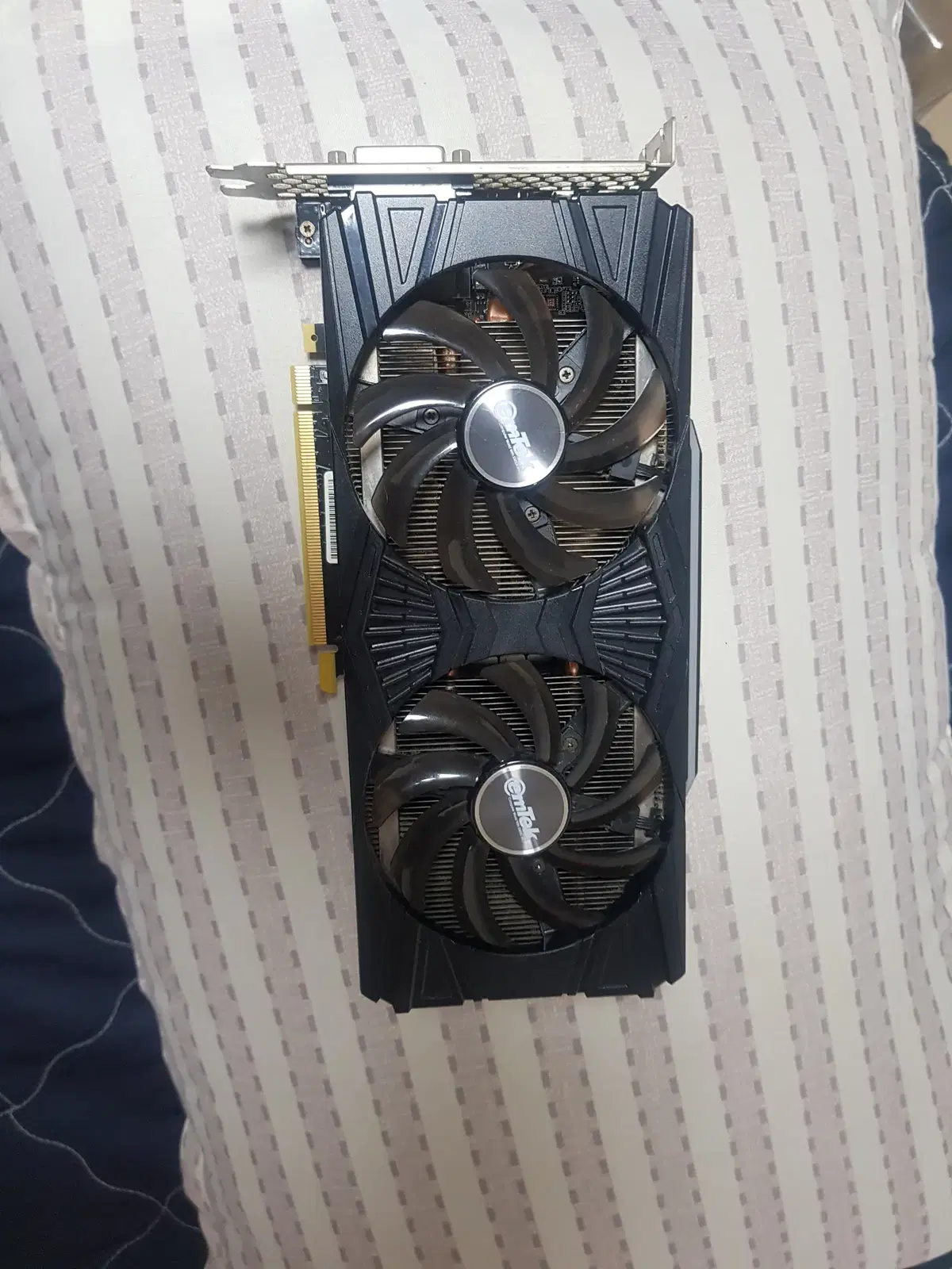 이엠텍 지포스 RTX 2060 STORM X DUAL OC D6 6GB