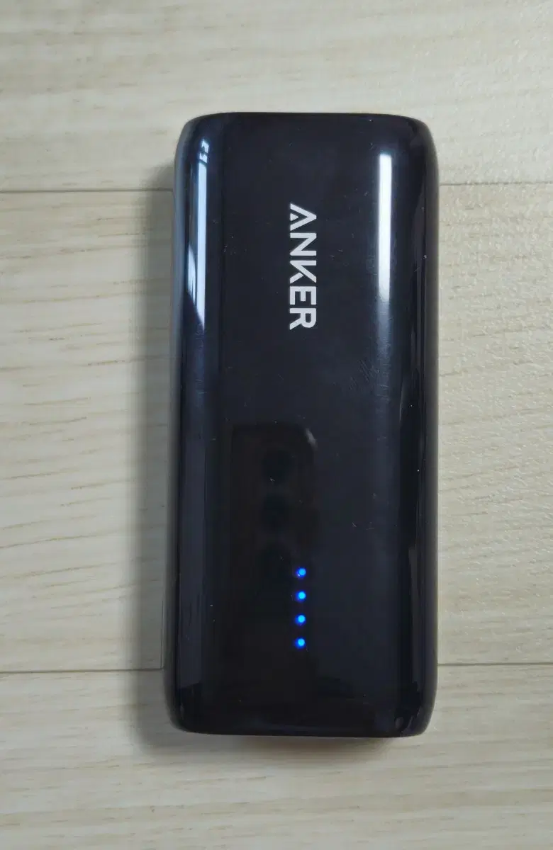 Anker A1211 5200mAh Compact Power Bank sells.