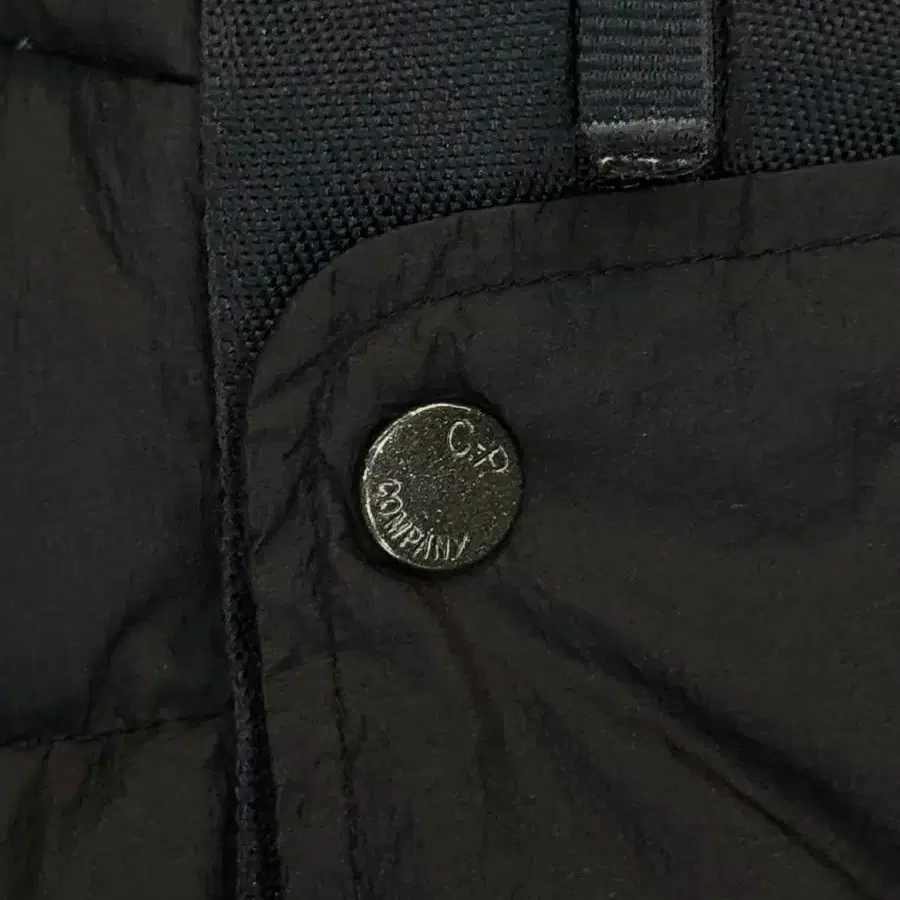 CP company 나일론 고글 패딩