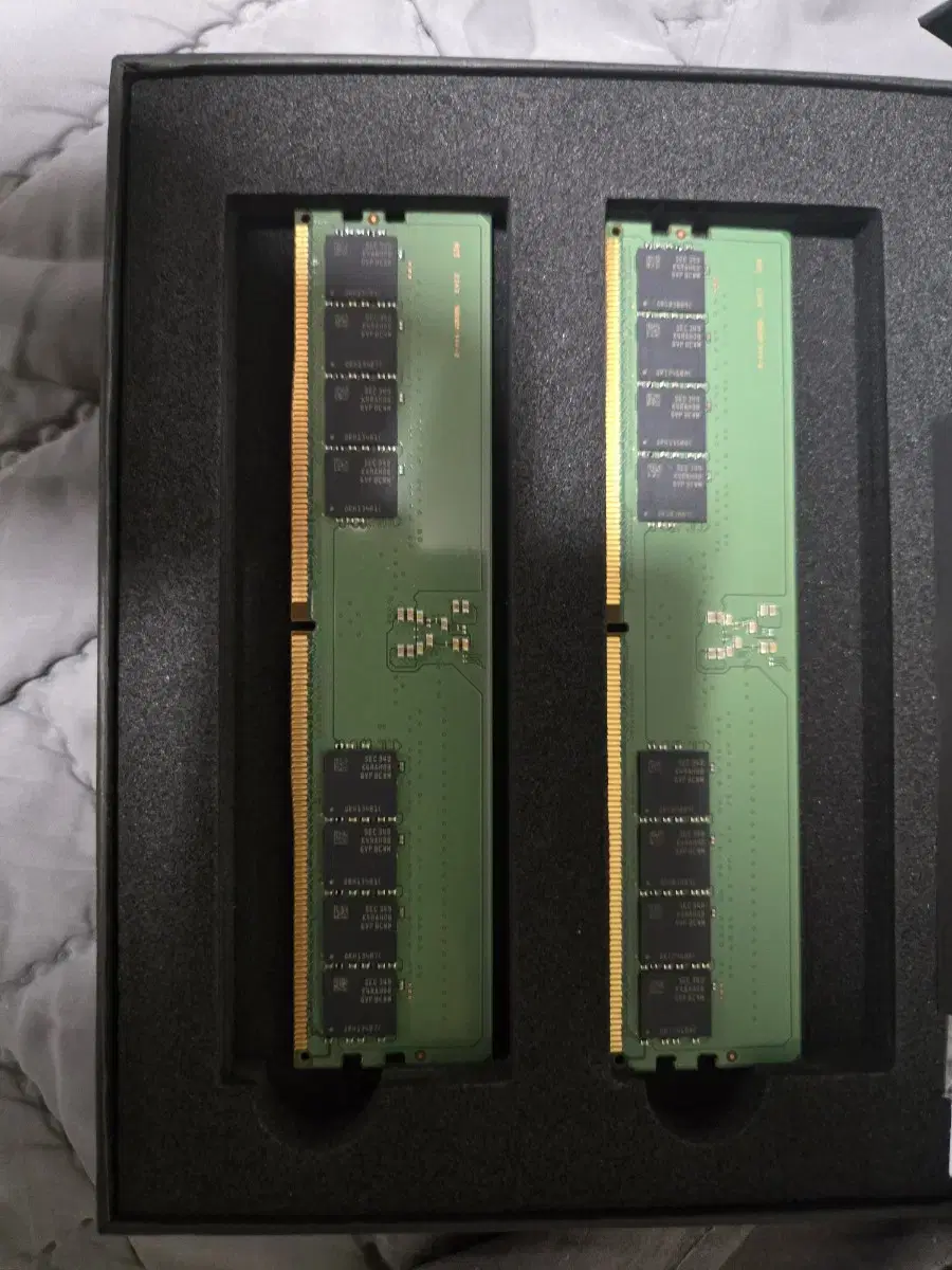 삼성 ddr5-5600 64gb(32gbx2) 판매합니다.