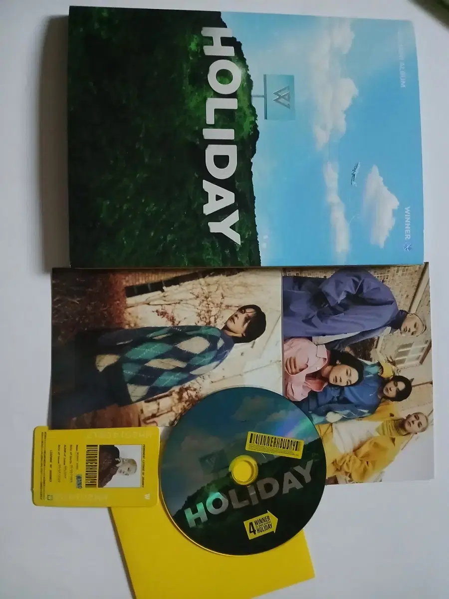 위너 HOLIDAY 앨범