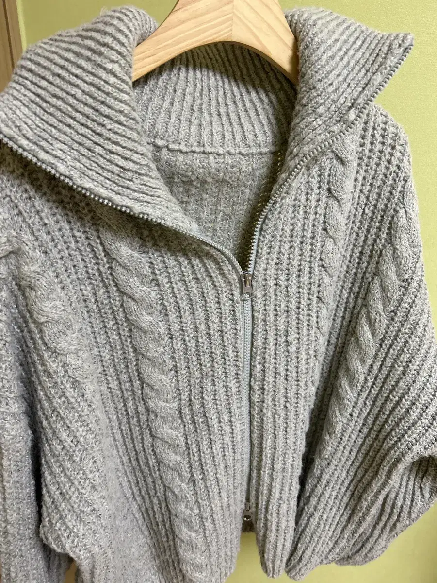 Knit-up two-way jin beige (actual color is closer to khaki)