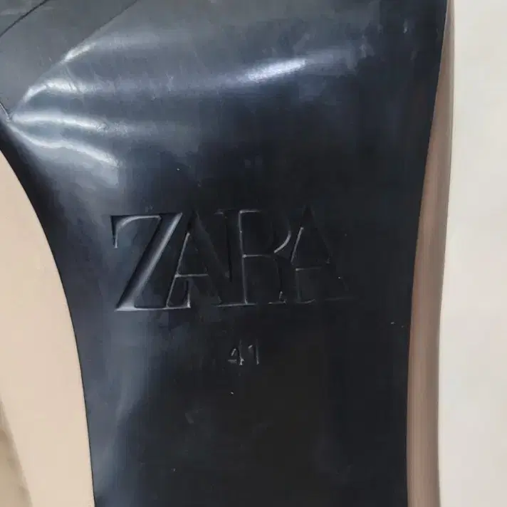 ZARA 자라 레이스업 스퀘어 청키힐 앵클 레더 부츠