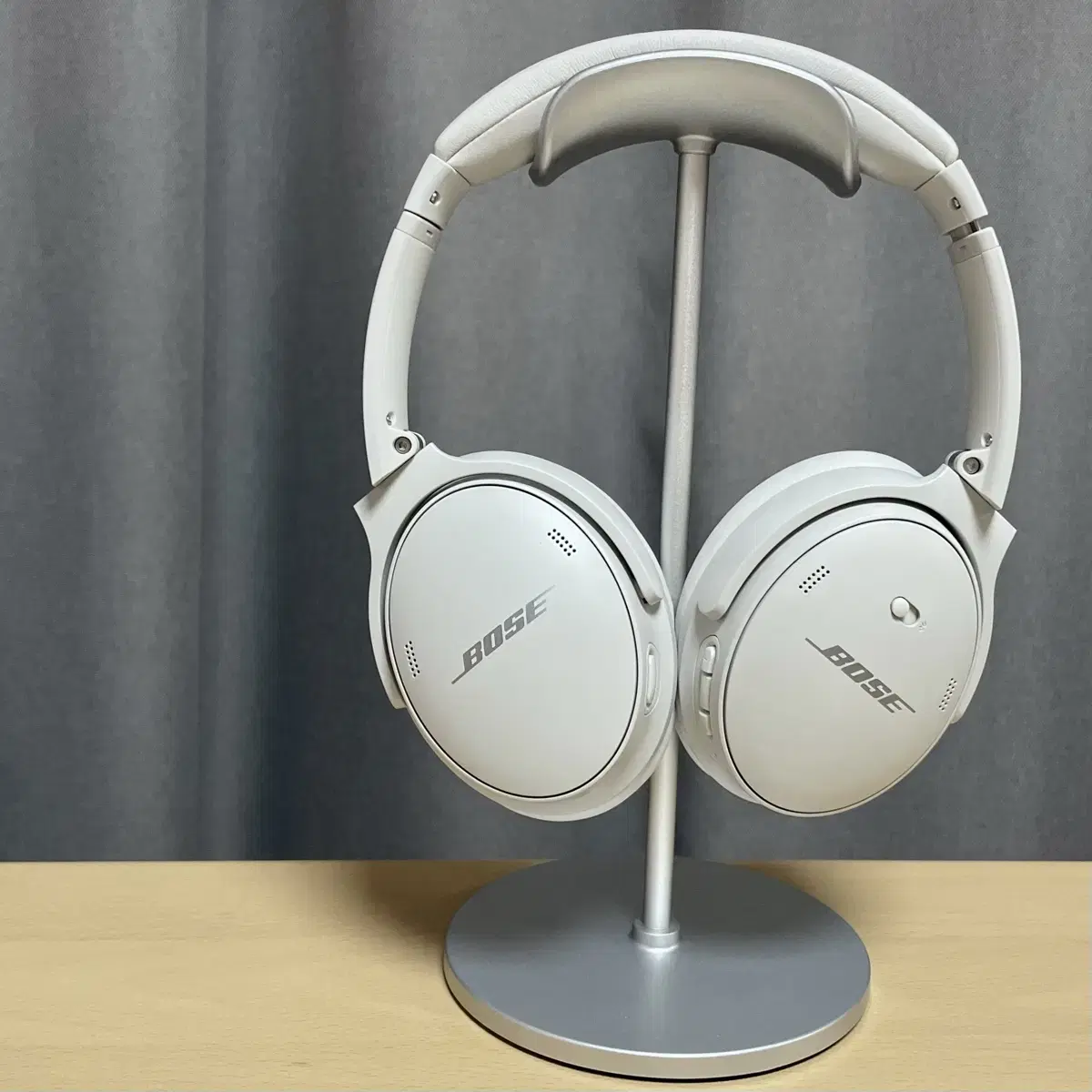 bose qc45 헤드셋 (하자 없이 깨끗)