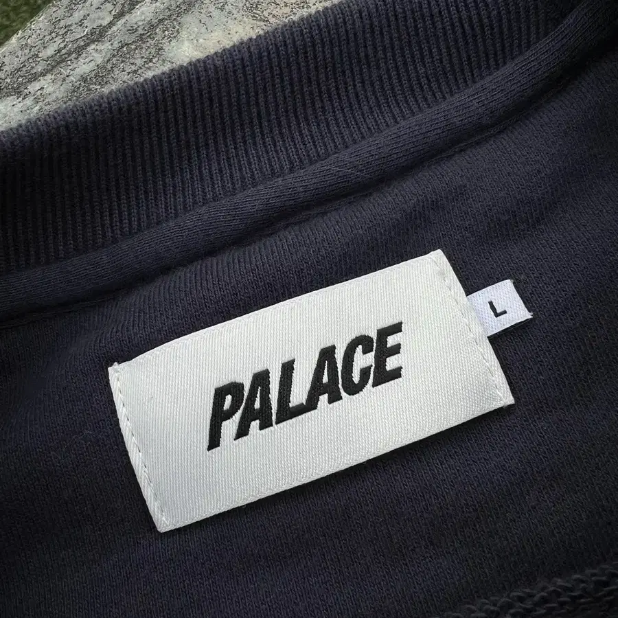 Palace Droppeth Crew 팔라스 드롭패스 맨투맨