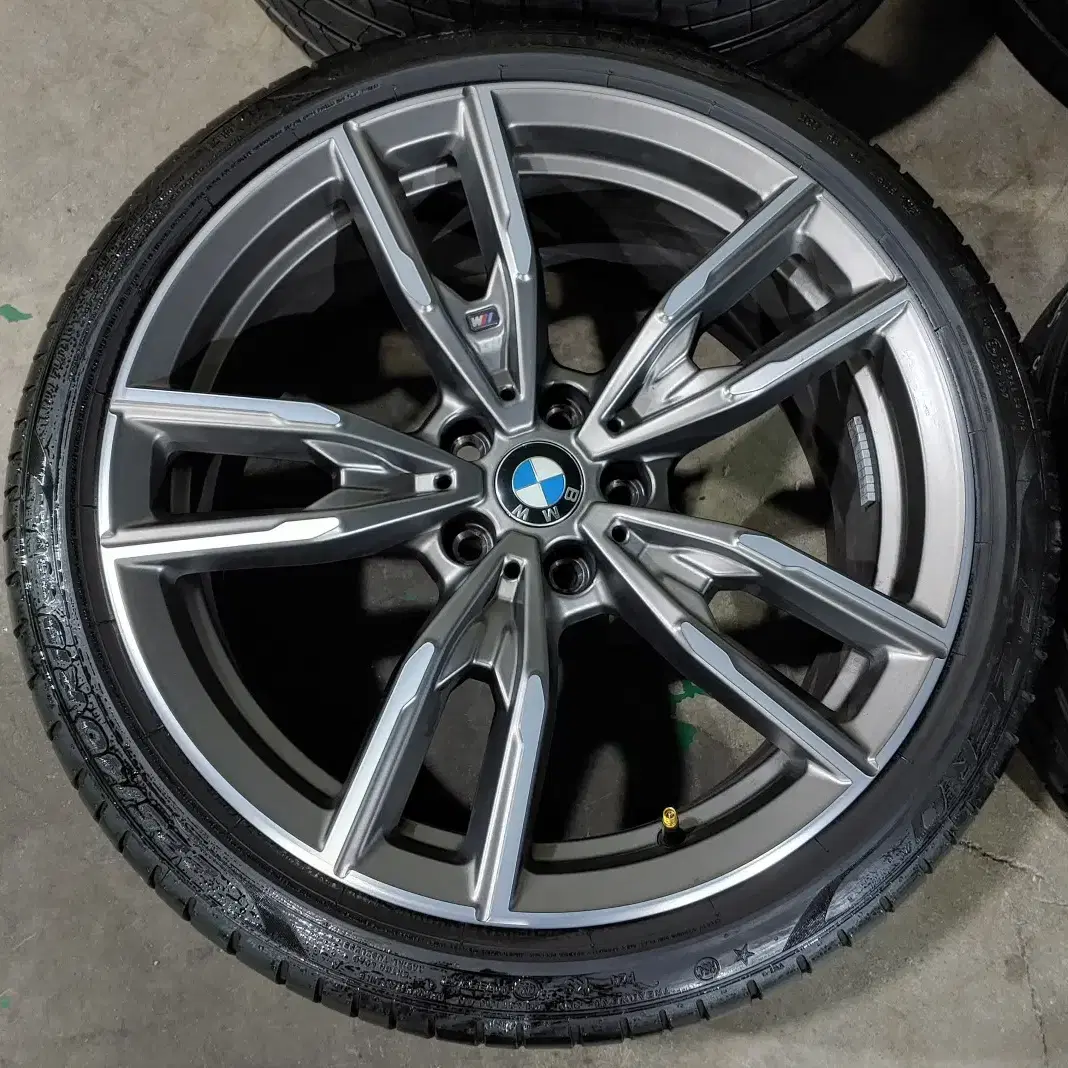 BMW G20 M340i 792M 19인치 정품 휠타이어