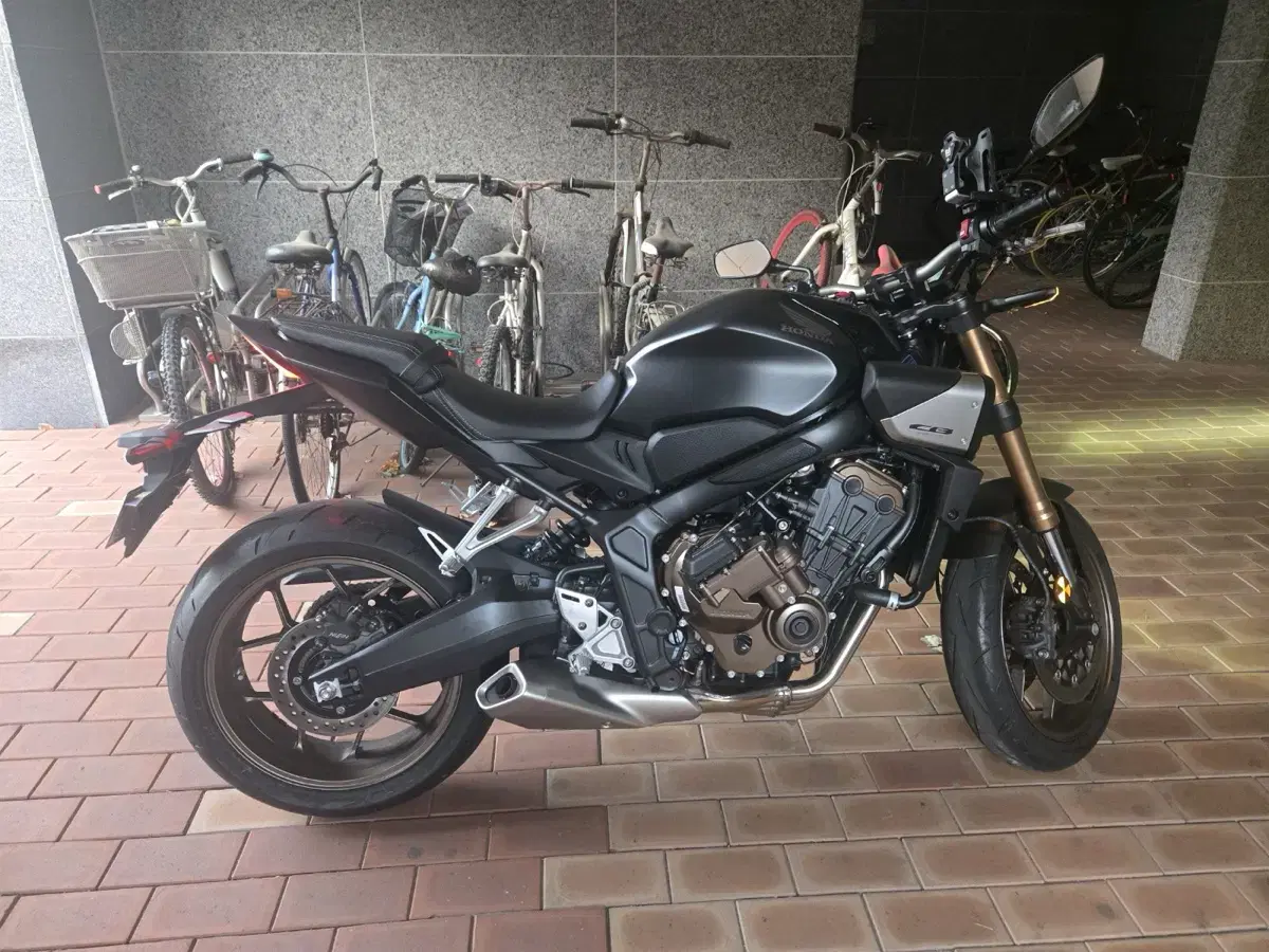 24년형 CB650R 오토바이 e클런치 신형