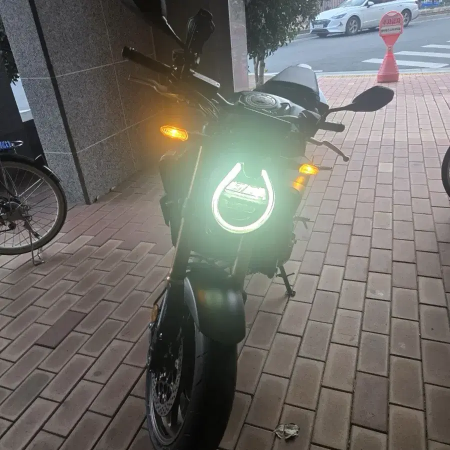 24년형 CB650R 오토바이 e클런치 신형