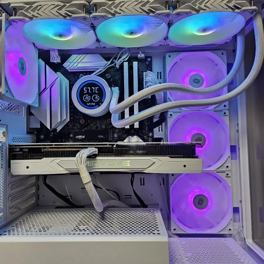 9800x3d, rtx4070ti super 화이트 본체