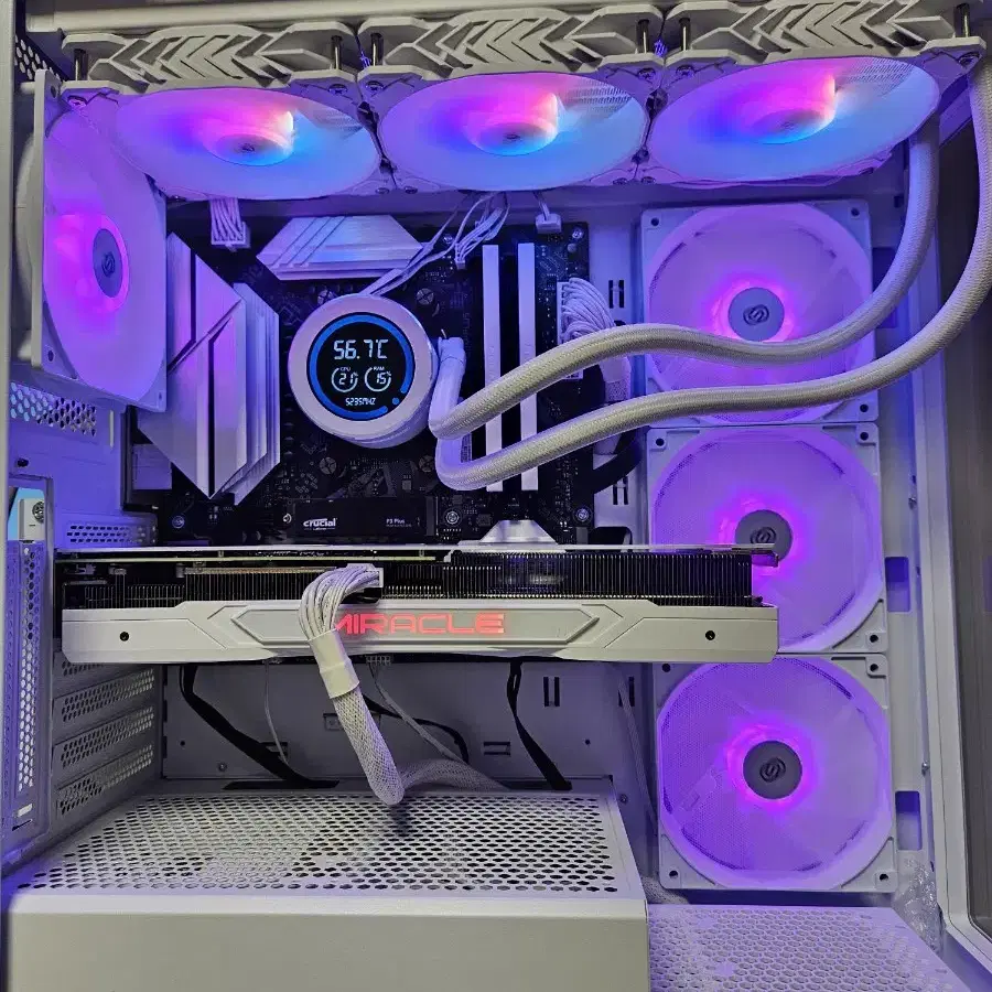 9800x3d, rtx4070ti super 화이트 본체