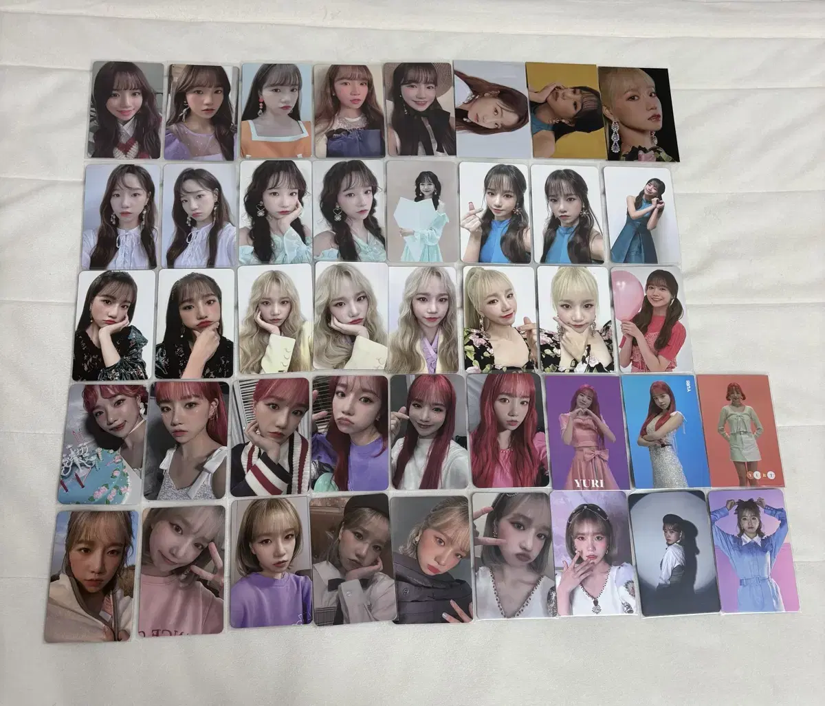 iz*one yuri photocard Full com set 150,000 won (feel free to contact me even late at night)