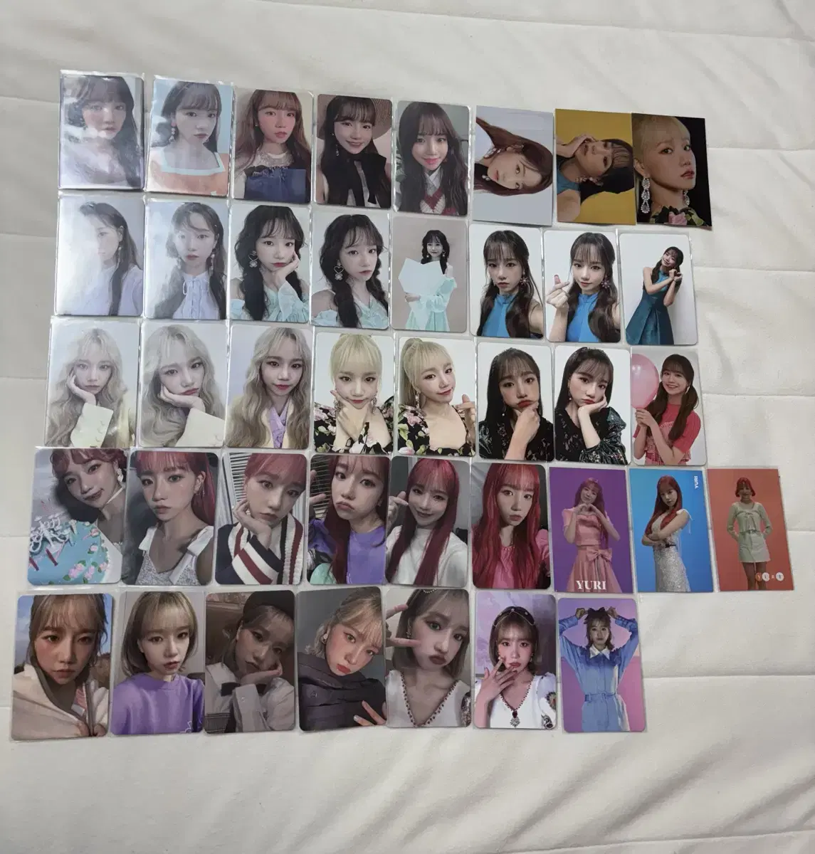 iz*one yuri photocard Full com set 300,000 won (Feel free to contact me even late at night)