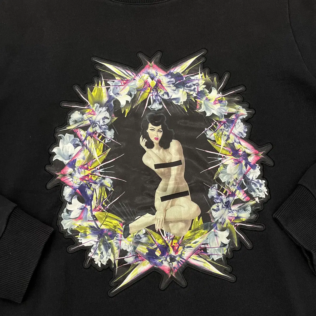 GIVENCHY PIN UP GIRL SWEATSHIRT