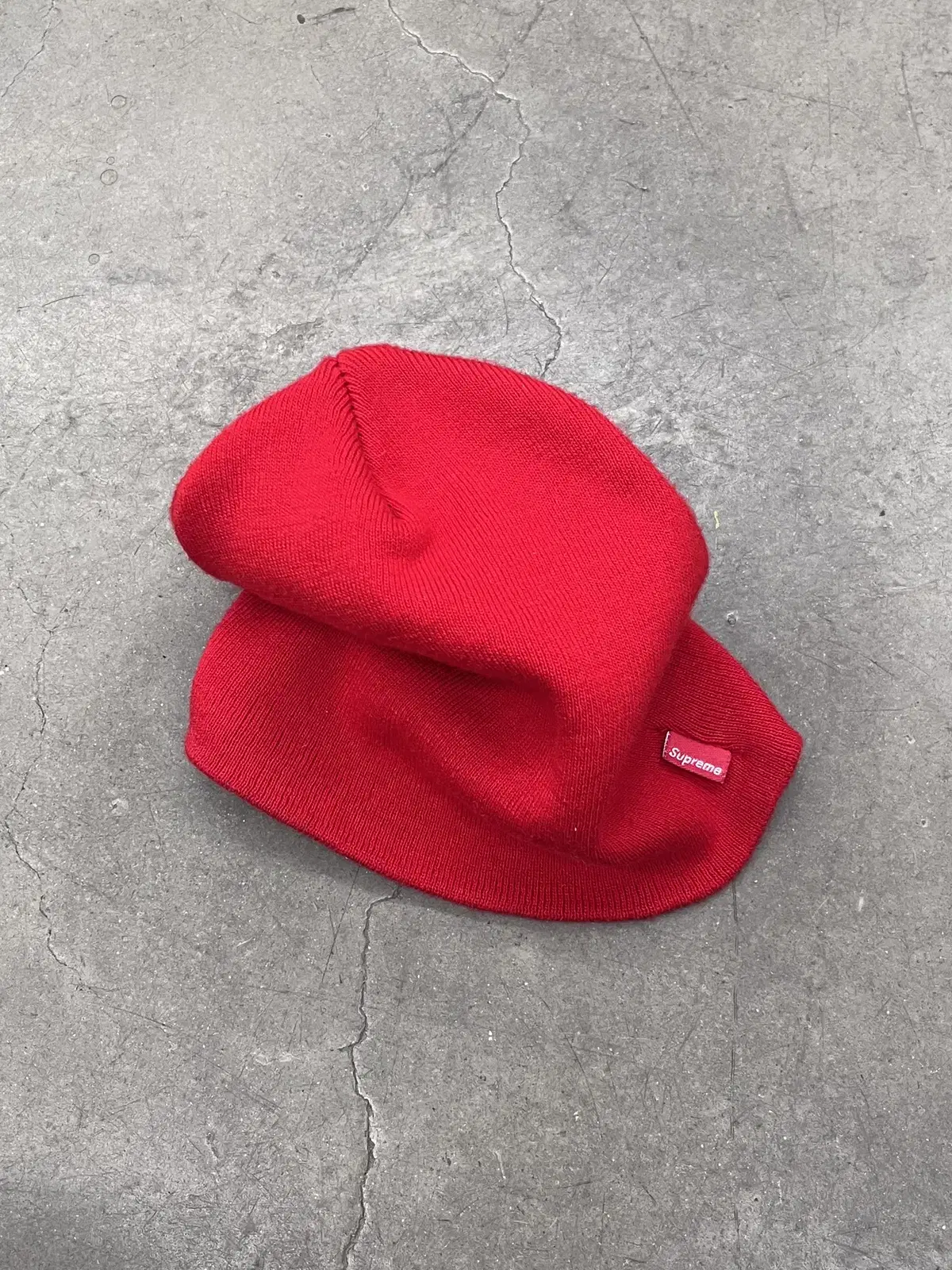 SUPREME BASIC BEANIE RED