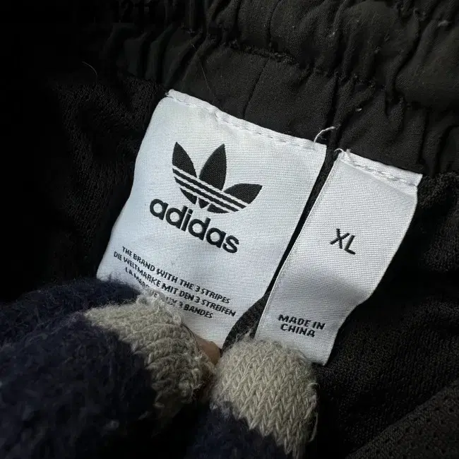 XL ADIDAS PANTS 아디다스 바지