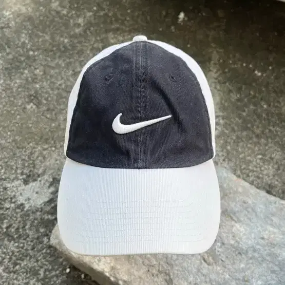 나이키 화이트 그레이 패널 볼캡 Nike