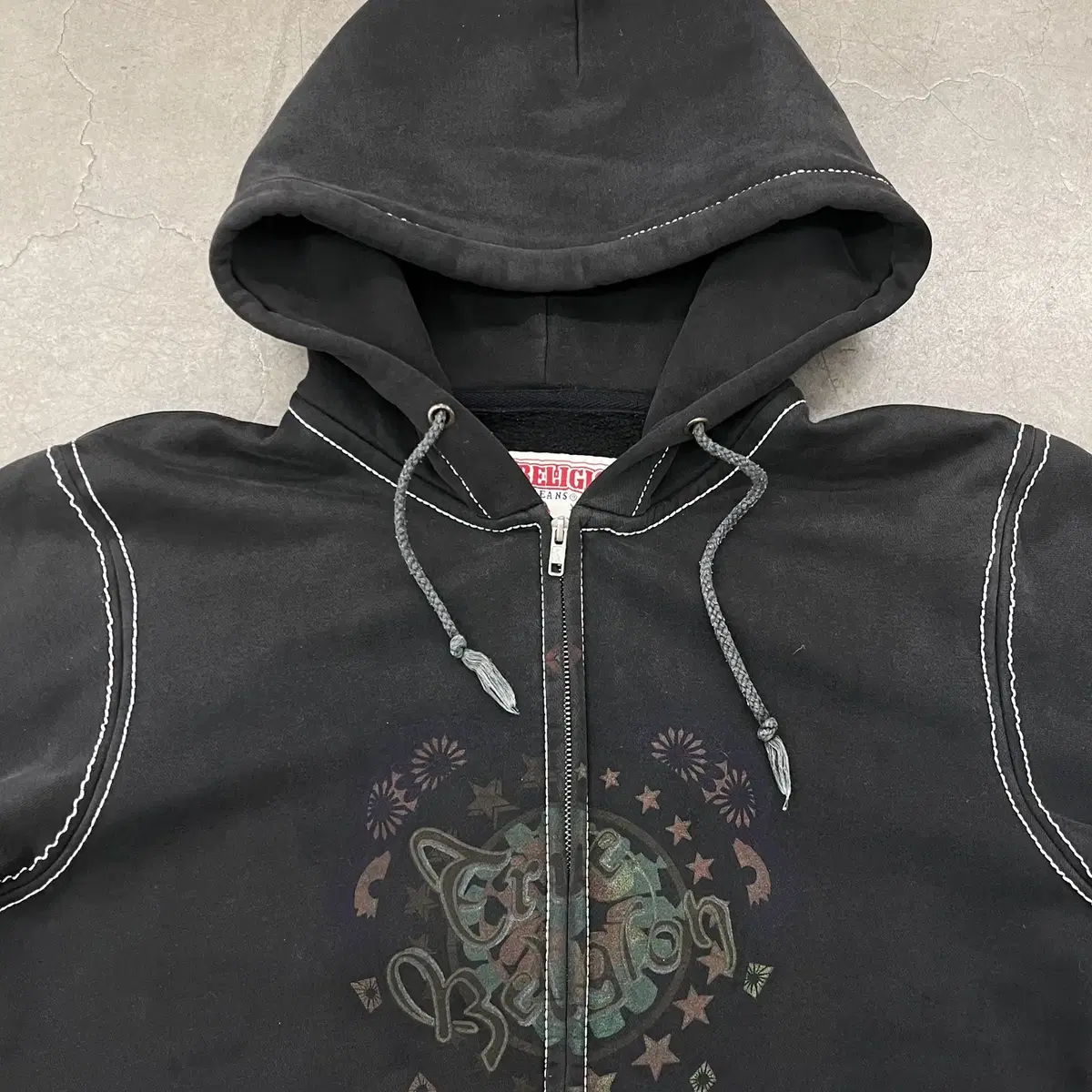 TRUE RELIGION PULLOVER HOOD ZIP UP