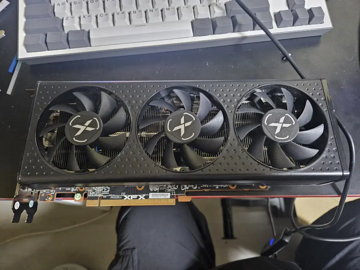 라데온 xfx rx6600xt 그래픽카드 팝니다