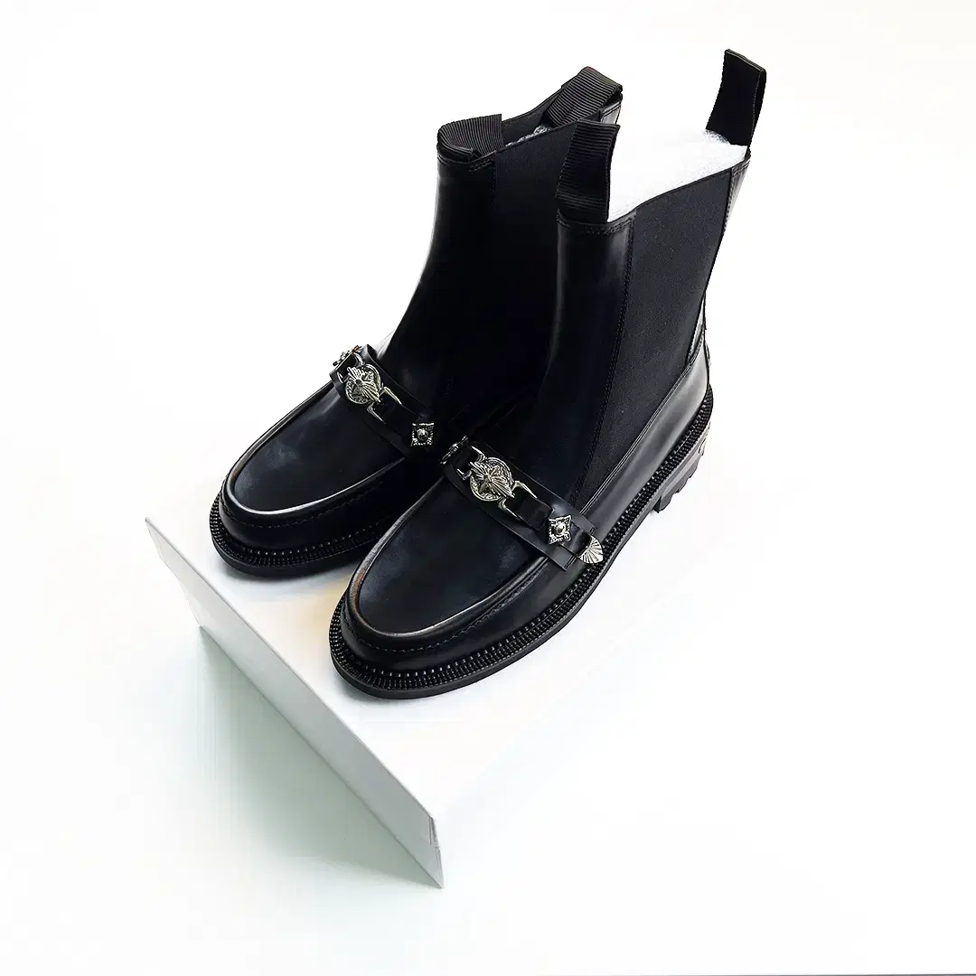 TOGA VIRILIS BLACK HARD LEATHER BOOTS