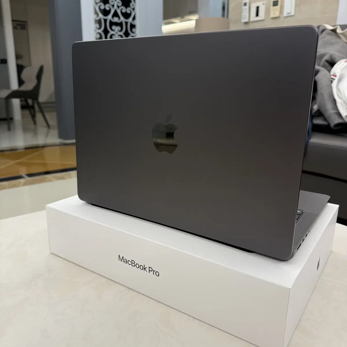 Apple Macbook Pro 14" (M3 Max, 36GB)