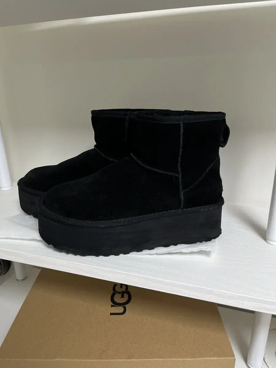 UGG 어그 클래식 미니 플랫폼 250