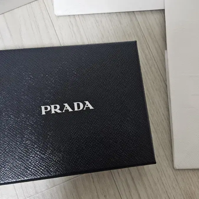 프라다 박스 쇼핑백 상자 종이가방 더스트백 파우치 명품 prada