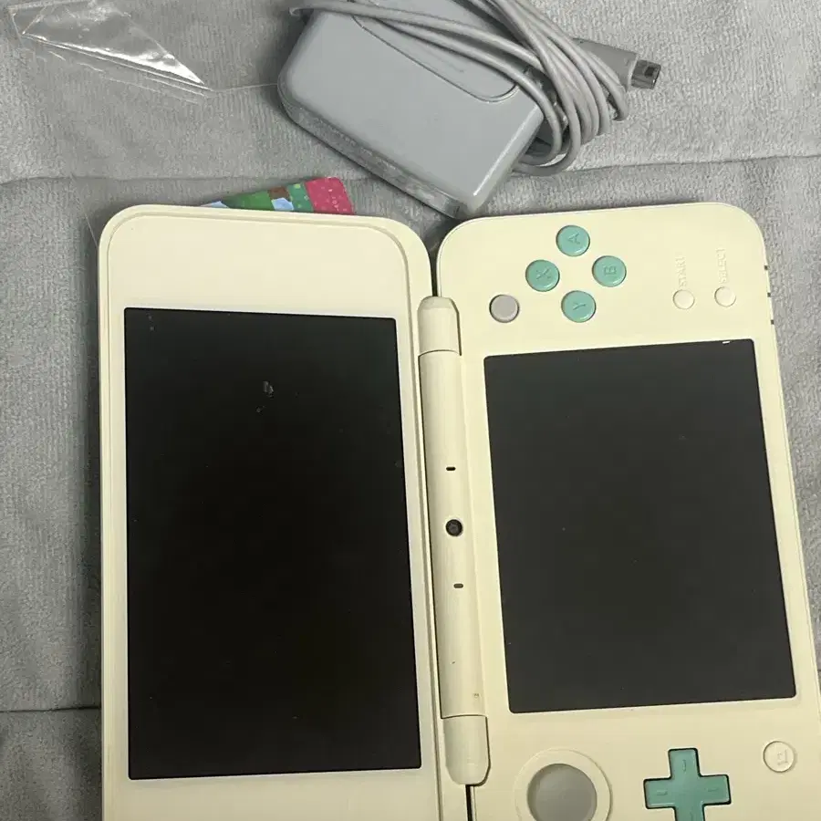 닌텐도 2ds xl 튀동숲 에디션 정품 급처 아미보 충전기 본품